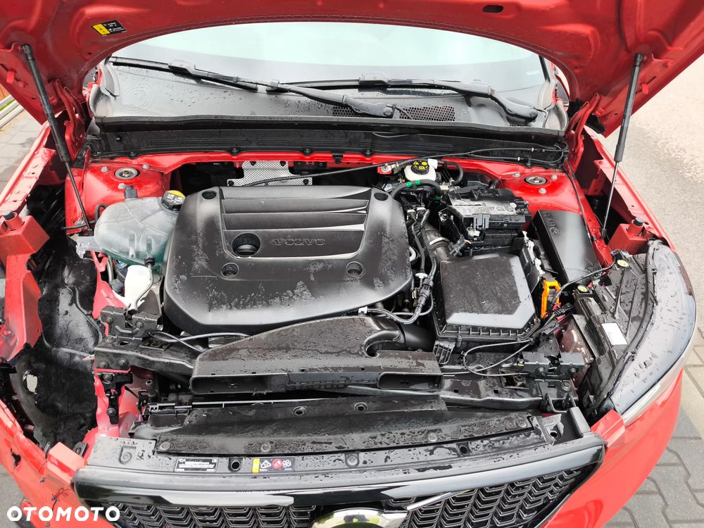 Volvo XC 40 B3 B DKG Plus Dark - 18