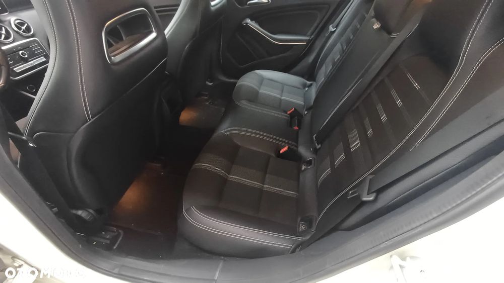 Mercedes-Benz Klasa A 180 (BlueEFFICIENCY) Urban - 19