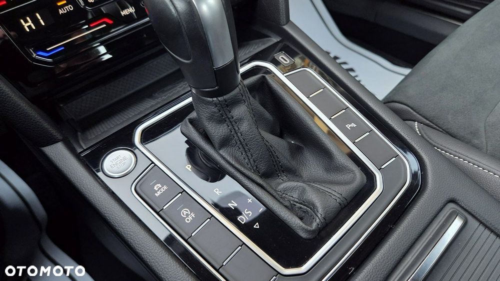 Volkswagen Passat 2.0 TSI Elegance DSG - 28