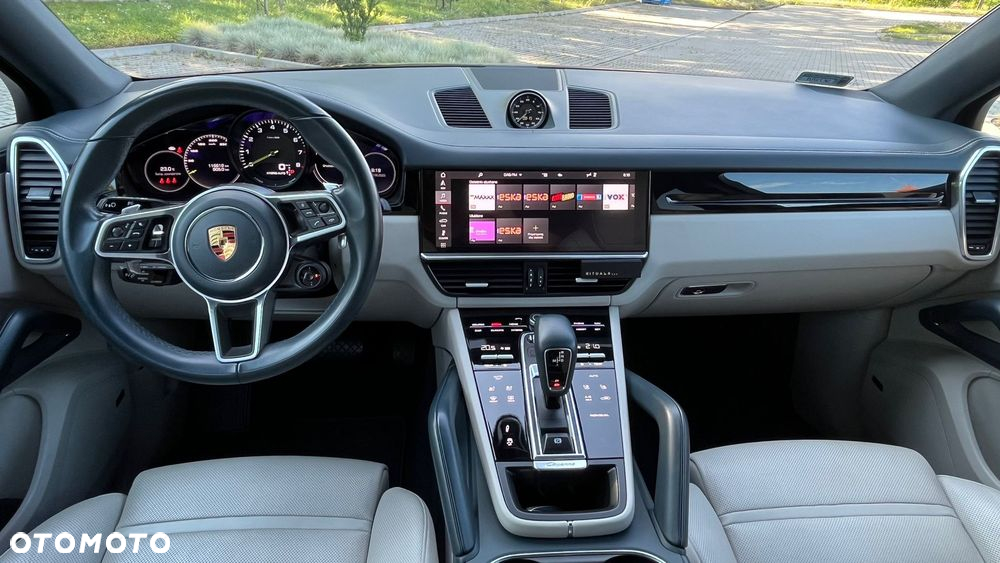 Porsche Cayenne Coupe E-Hybrid Platinum Edition - 8