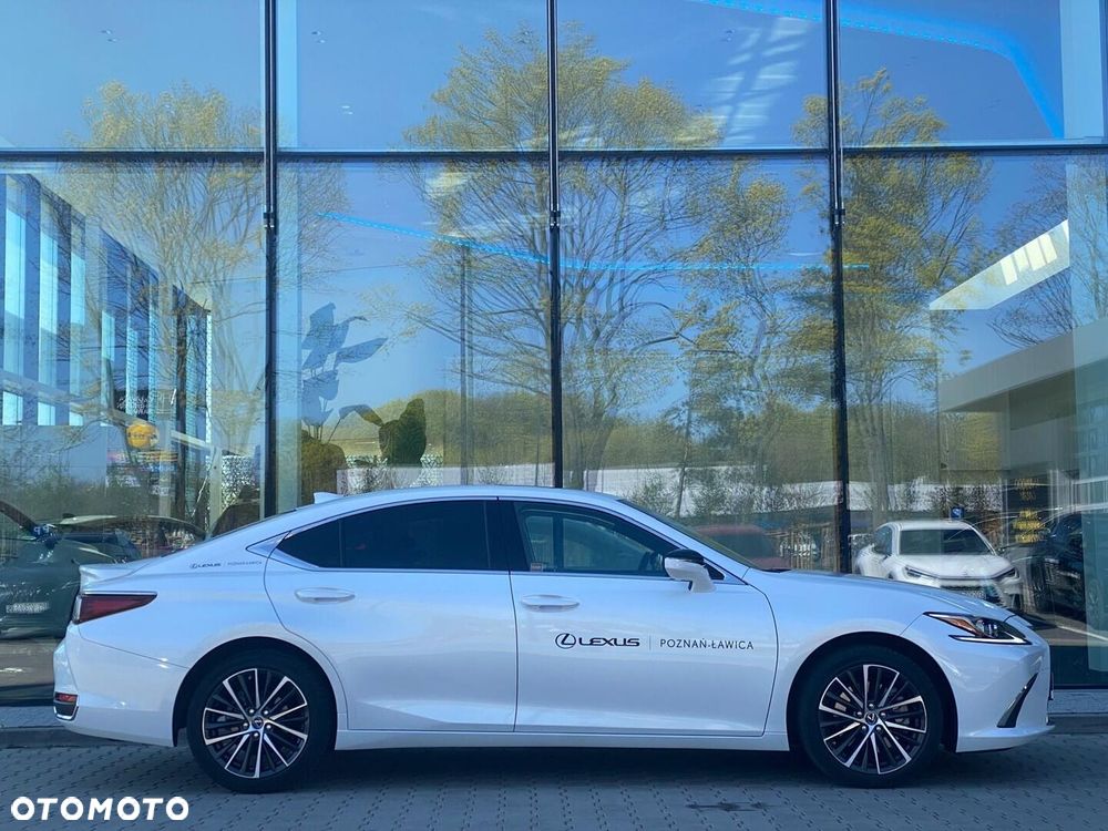 Lexus ES 300h Business Edition - 4