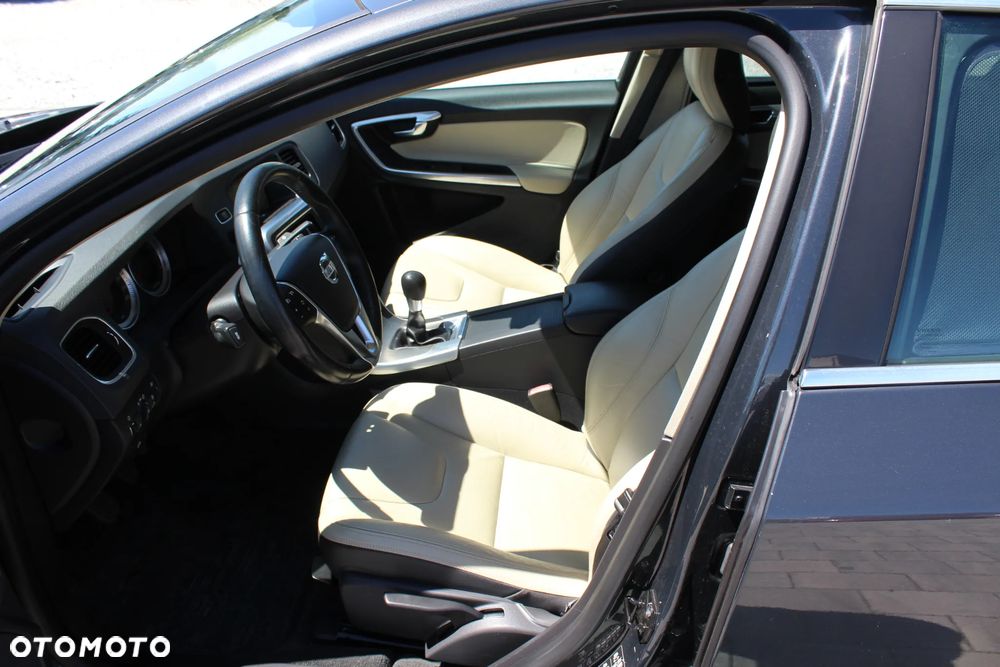 Volvo S60 T3 Summum - 18
