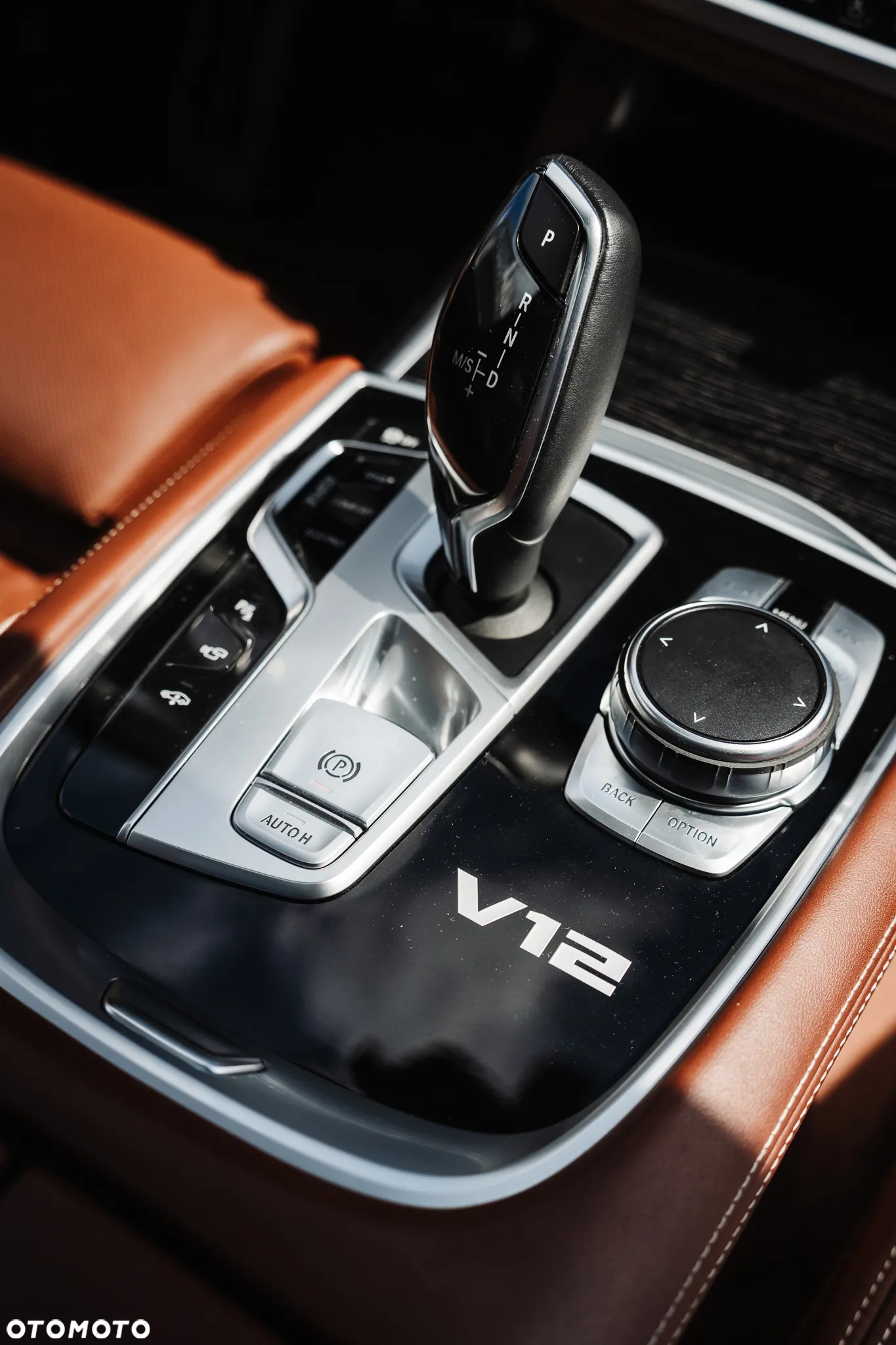 BMW Seria 7 M760Li xDrive - 38