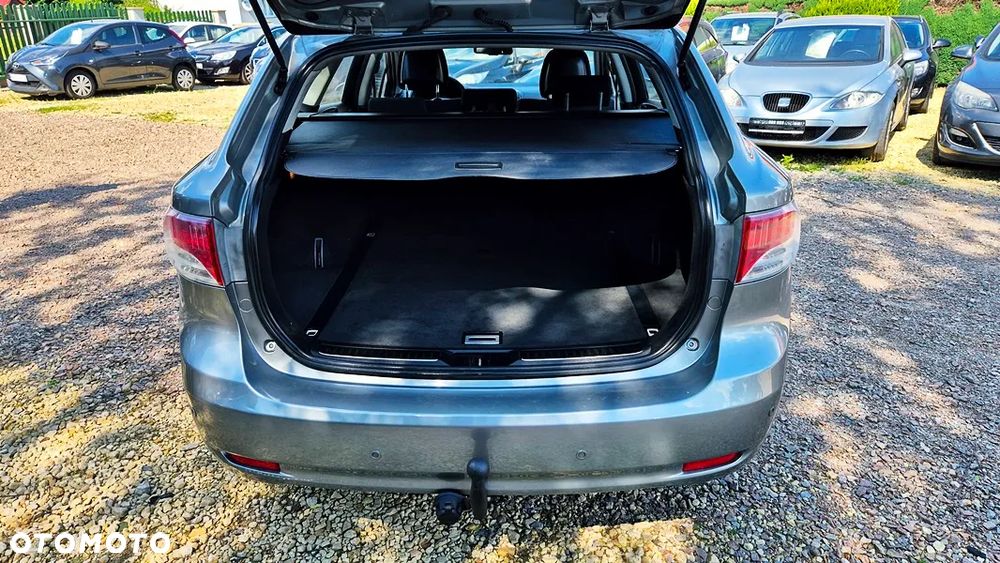 Toyota Avensis - 35