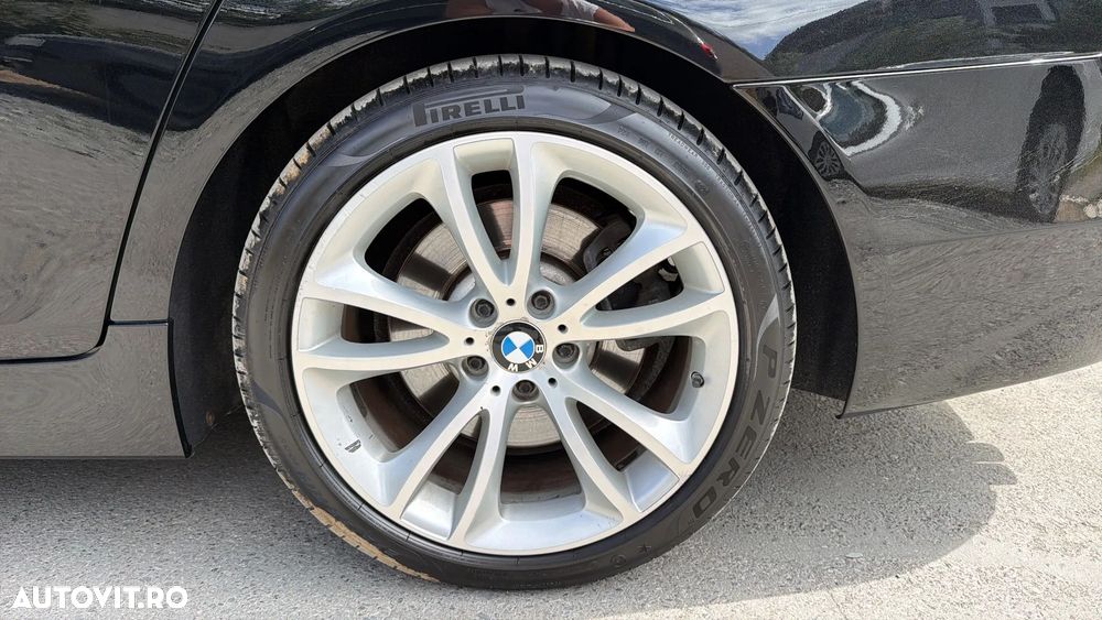 BMW Seria 5 530d xDrive AT - 30
