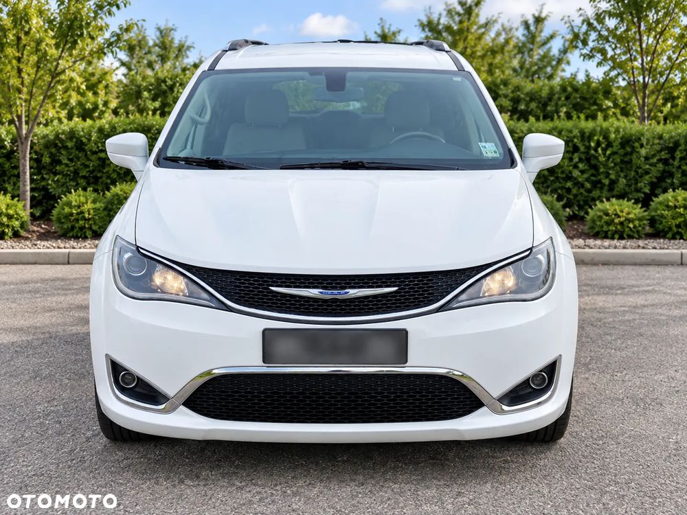 Chrysler Pacifica - 6