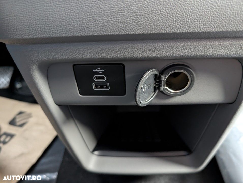 Ford Tourneo Custom - 19