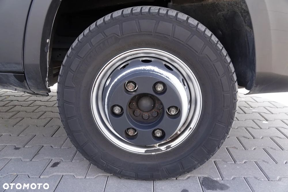 Iveco DAILY 72-NP / KONTENER 6,2 m / HI-MATIC /  WINDA 1 000 KG /  ROLETA / DMC 7 200 KG /SPROWADZONY - 20