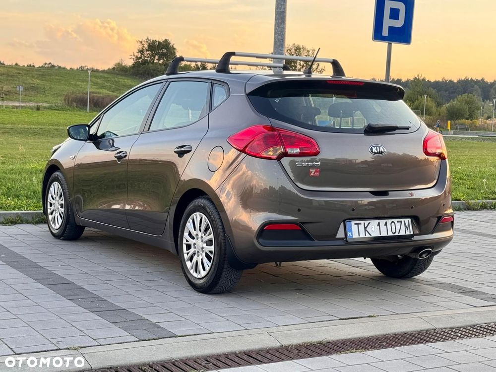 Kia Ceed 1.4 L - 12