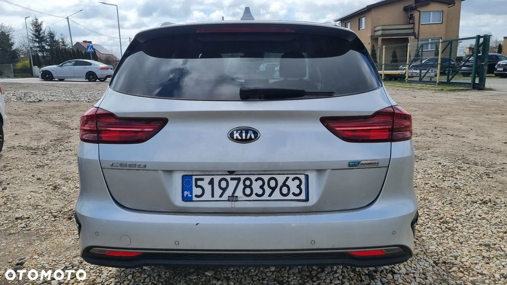 Kia Ceed 1.6 CRDi (48V Mild-Hybrid) Spirit - 17