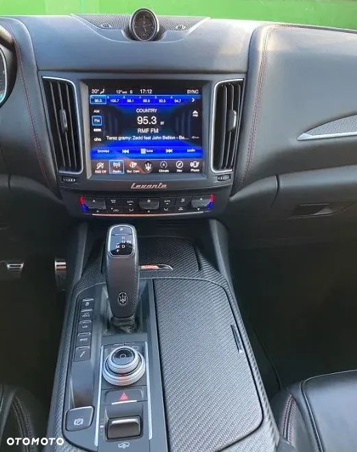 Maserati Levante GTS Q4 - 10