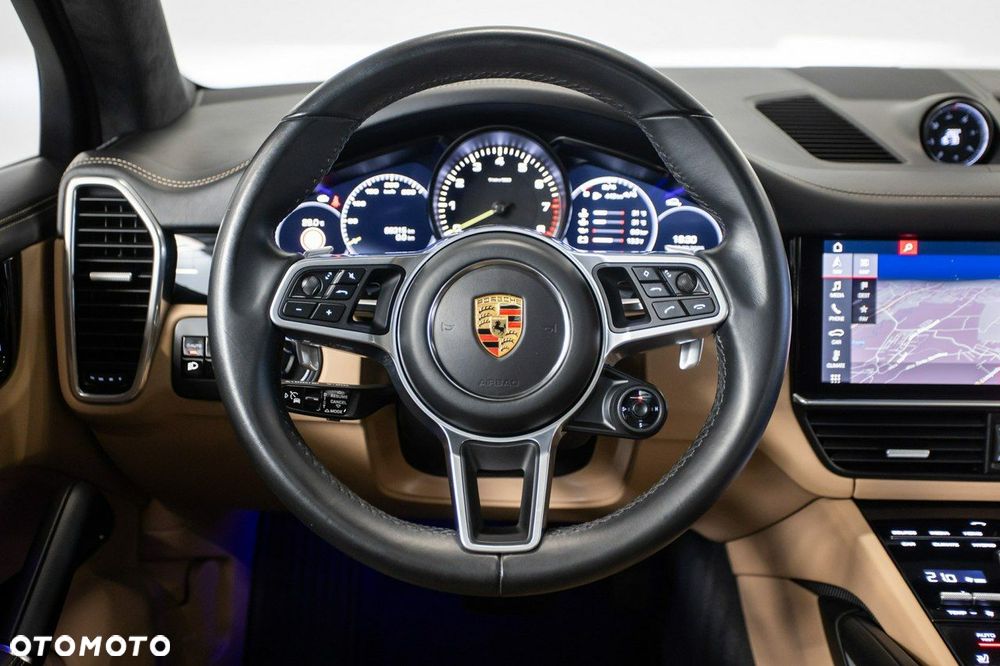 Porsche Cayenne - 25