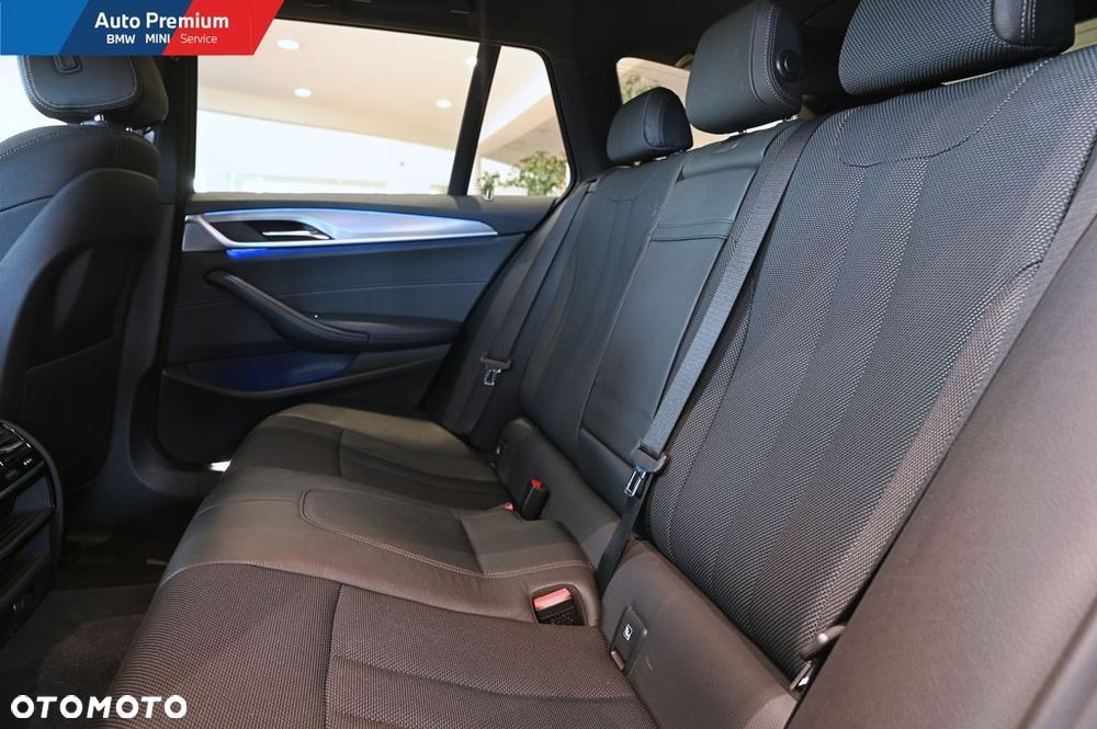 BMW Seria 5 520d xDrive - 12