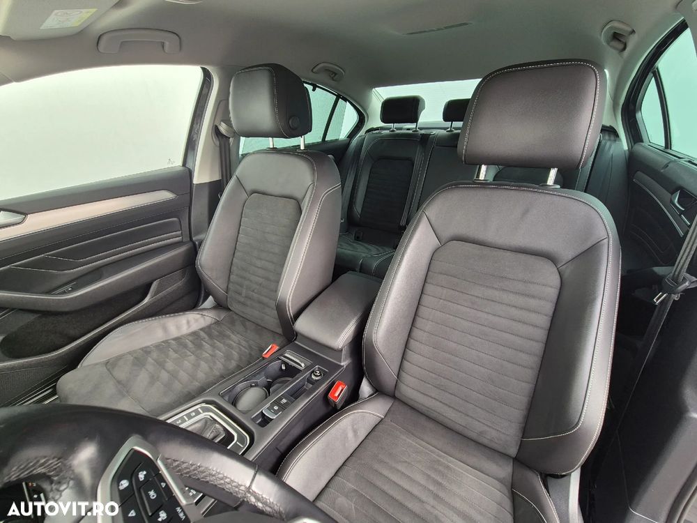 Volkswagen Passat 2.0 TDI DSG 4Mot Highline - 10