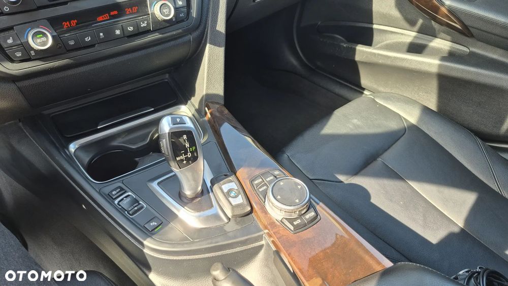 BMW Seria 3 328i xDrive - 12