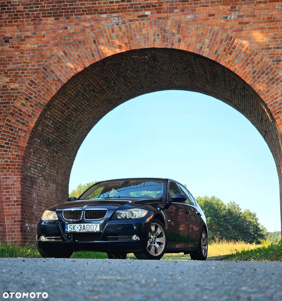 BMW Seria 3 330i - 1