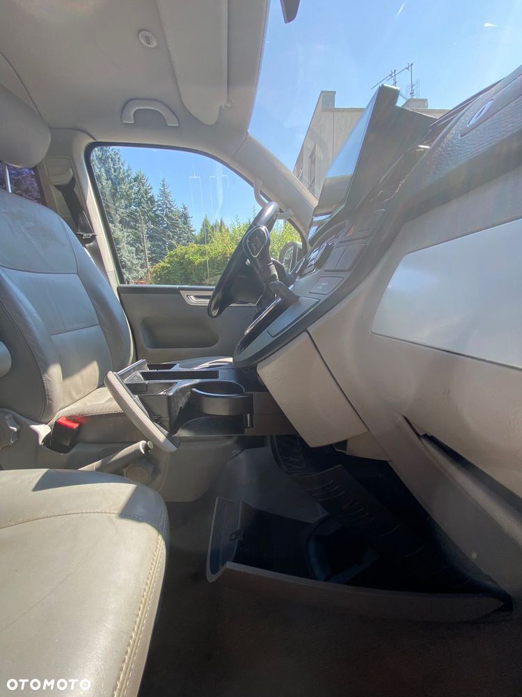 Volkswagen Multivan - 20