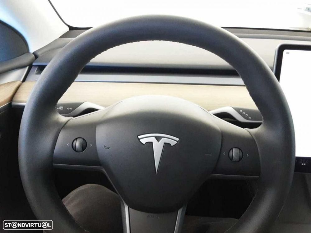 Tesla Model Y Long Range Dual Motor AWD - 8