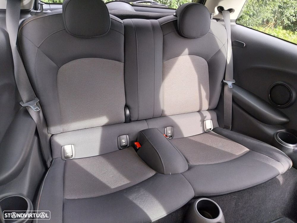 MINI 3 Portas One D - 16