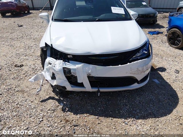 Chrysler Pacifica - 5