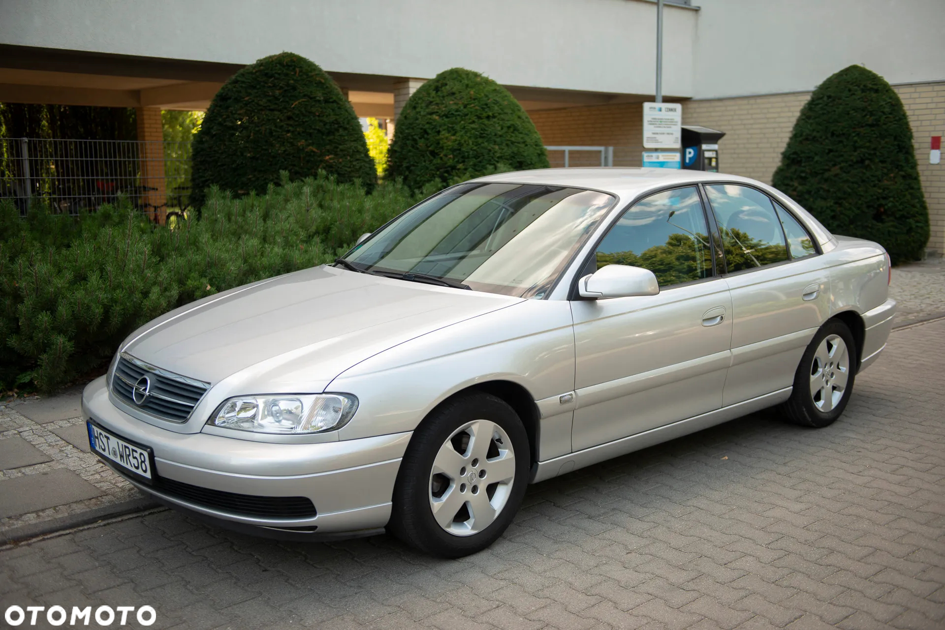 Opel Omega 2.2 Elegance - 8
