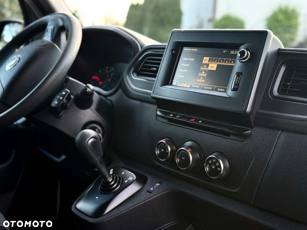 Nissan Interstar - 16