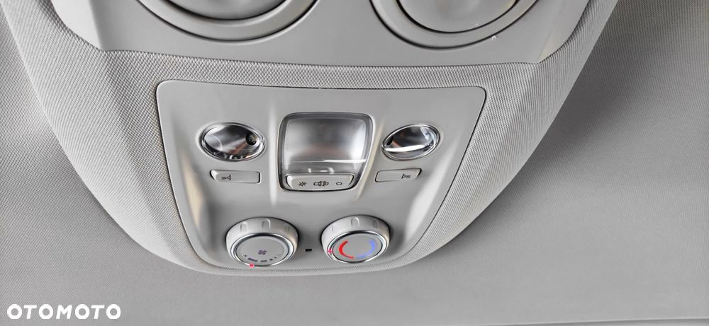 Opel Zafira 2.0 D Automatik 130 kW GS - 9