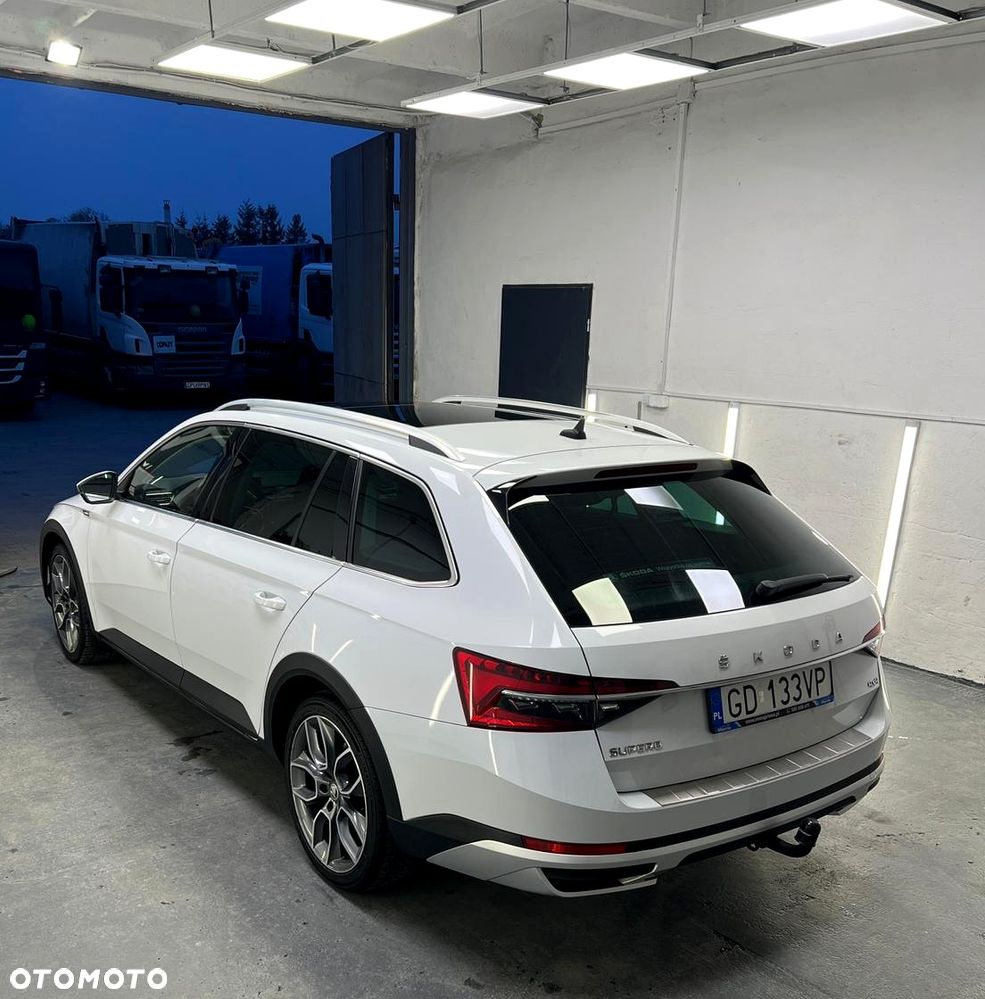 Skoda Superb 2.0 TDI SCR 4x4 Scout DSG - 9