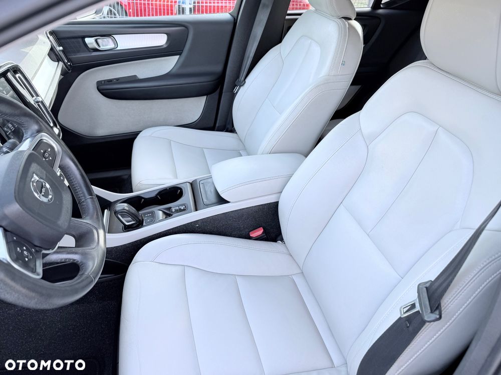 Volvo XC 40 - 33