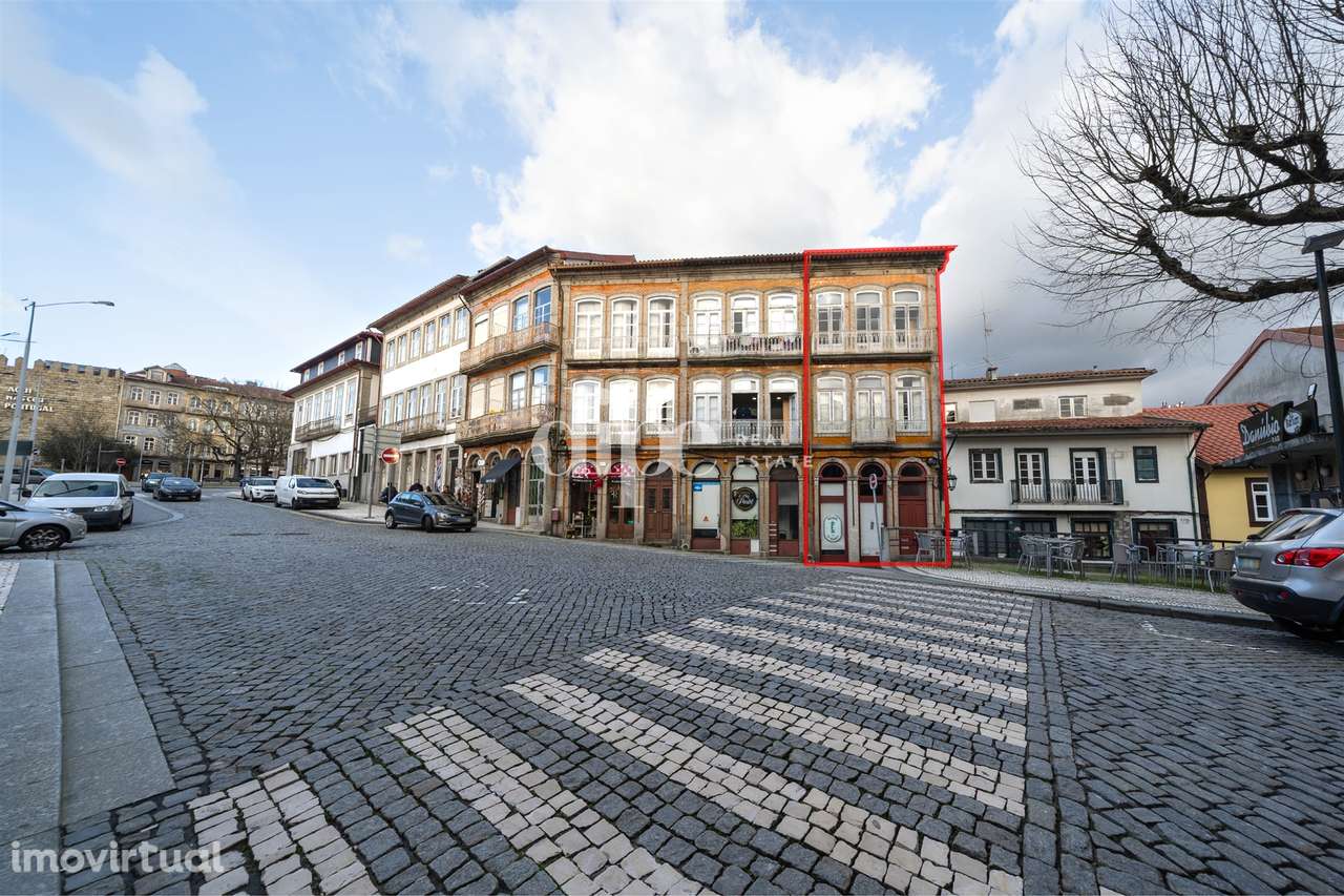 Prédio para investimento com 5 frações no coração de Guimarães - Grande imagem: 3/11