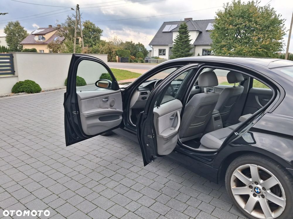 BMW Seria 3 320i - 13