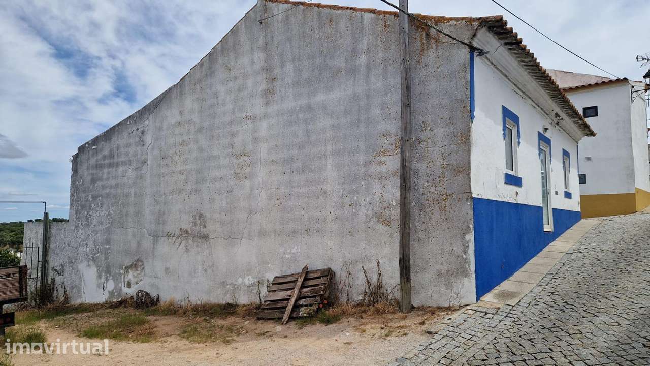 Moradia T3 em São Bartolomeu do Outeiro - Quintal nas Traseiras - Grande imagem: 4/35