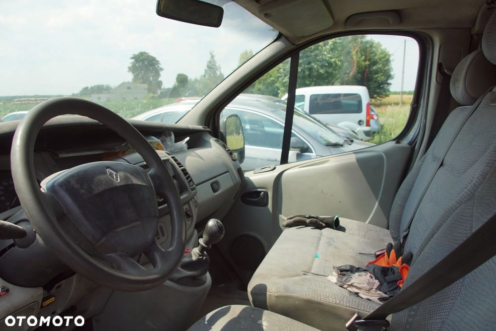 Auto na części - Renault Trafic II 2.5 DCI 135 KM G9U730 PK6377 TED68 2006R Silnik Skrzynia Drzwi Maska Błotnik Zderzak Lampa Lusterko Klamka Szyba Deska Kokpit Sterownik Moduł Czujnik Licznik Panel Kierownica - 11