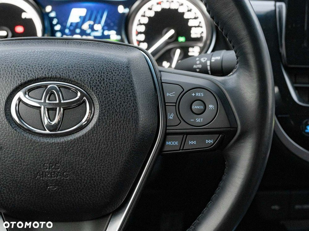 Toyota Camry - 16