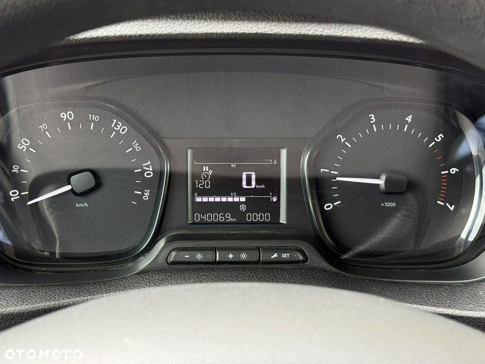 Toyota Proace Verso - 25