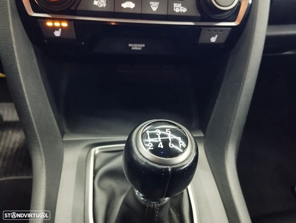 Honda Civic 1.0 i-VTEC Elegance Navi - 31