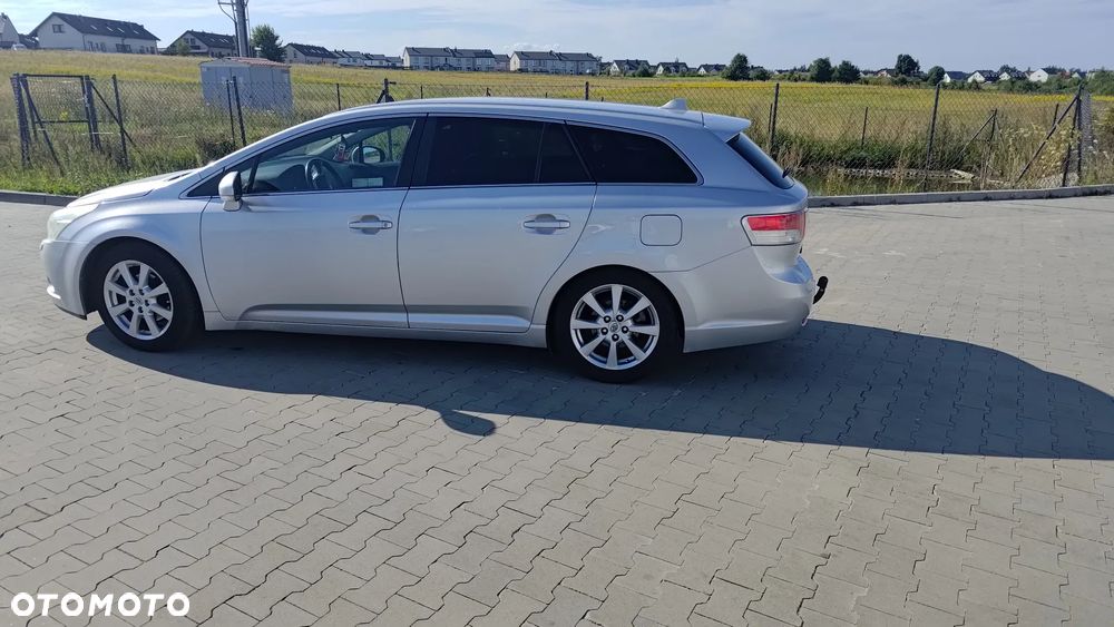 Toyota Avensis 1.8 Sol NAVI - 3