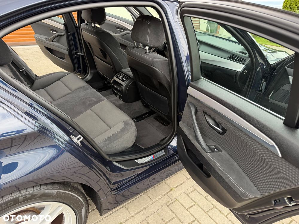 BMW Seria 5 520i Sport-Aut - 30
