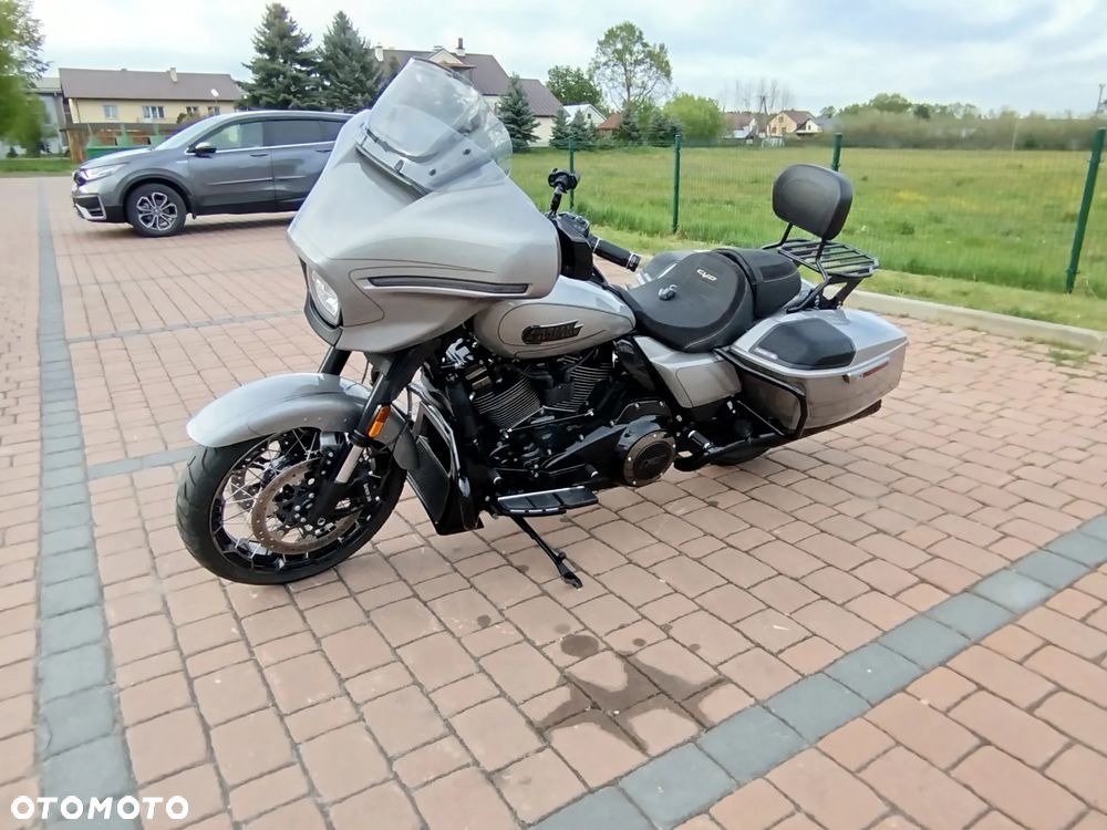 Harley-Davidson Touring Street Glide - 2