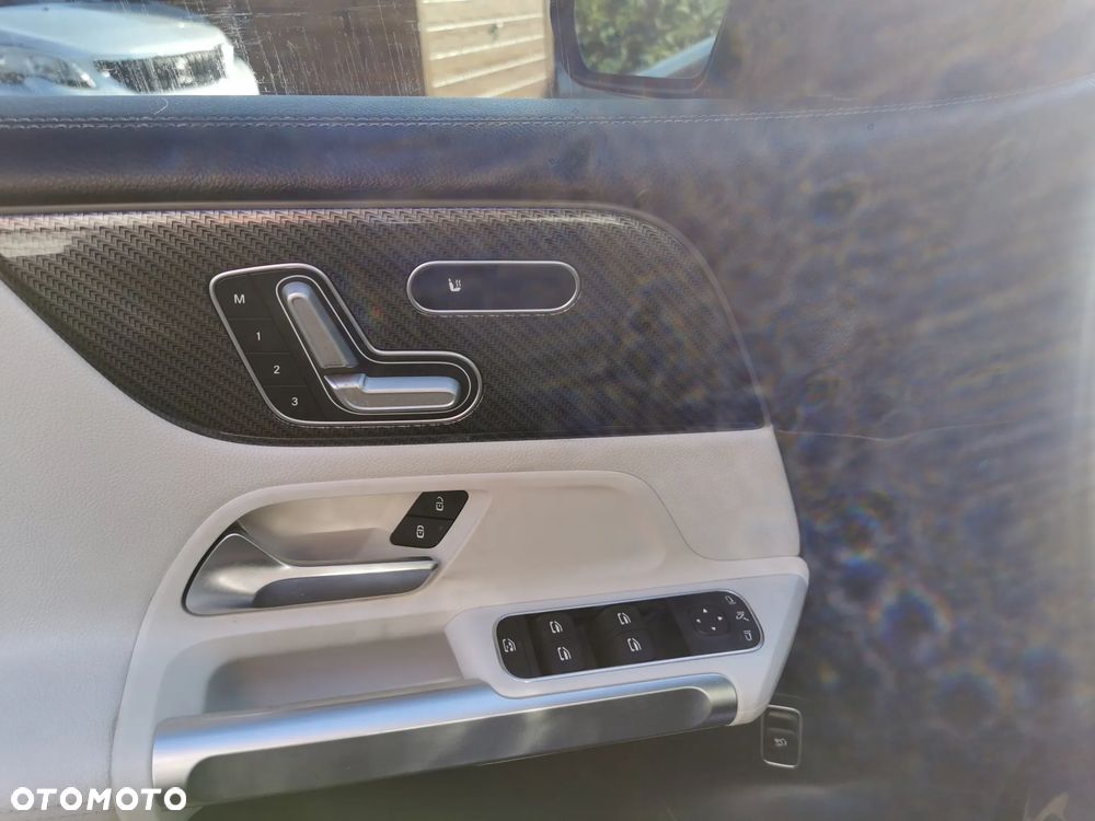 Mercedes-Benz GLB 250 8G-DCT AMG Line - 16