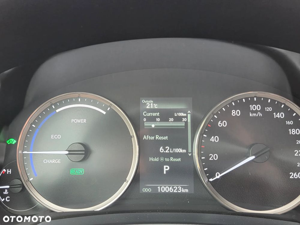 Lexus IS 300h Business Edition - 14