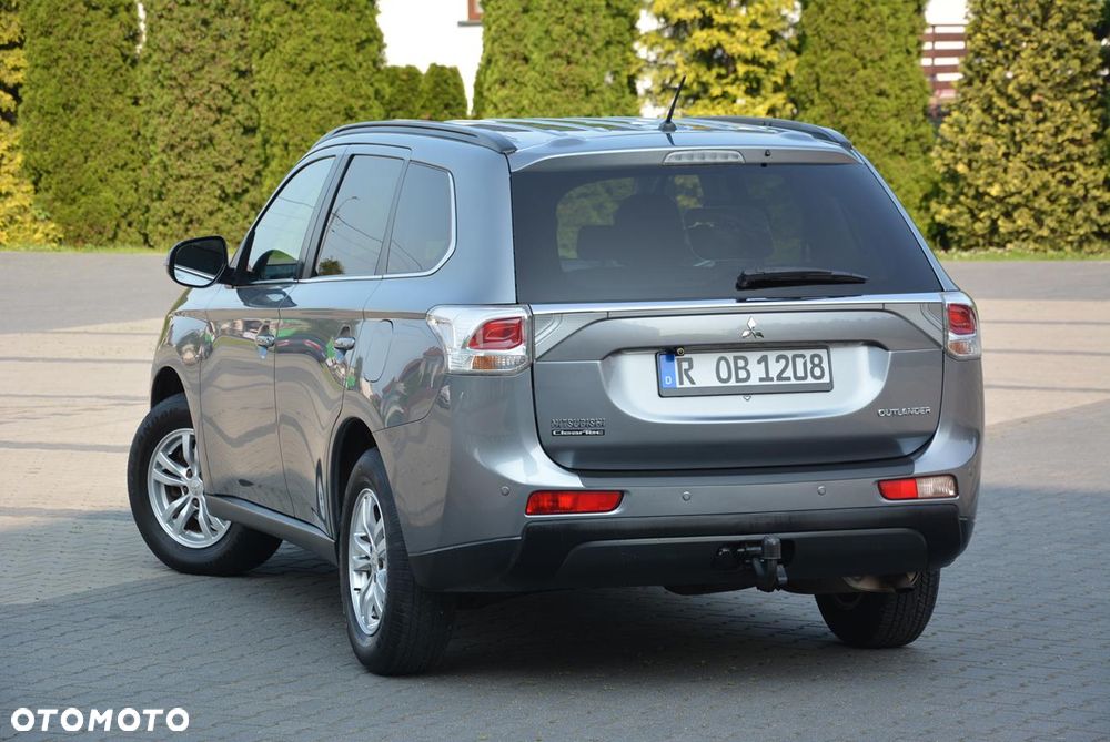 Mitsubishi Outlander 2.2 DID Intense + - 14