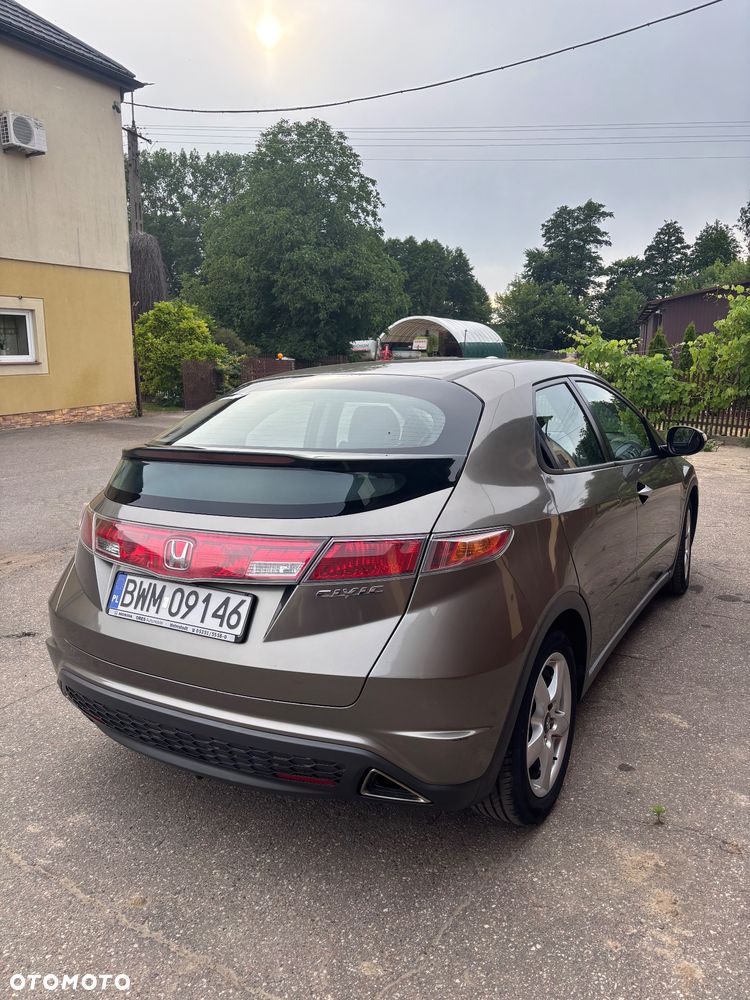 Honda Civic 1.8 Comfort - 3