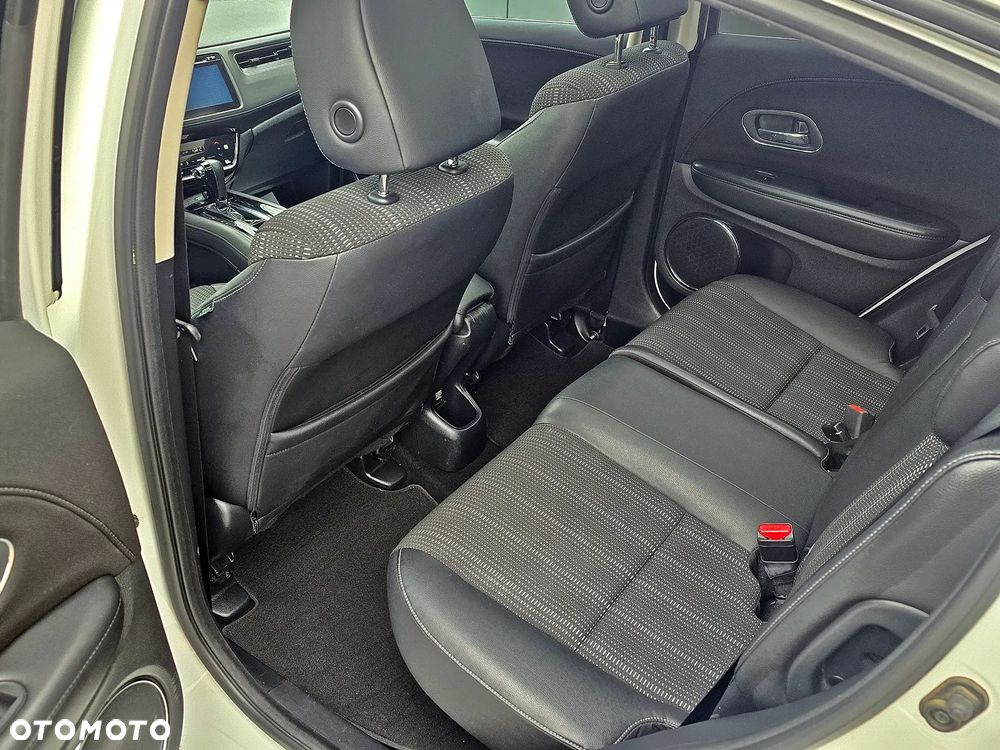 Honda HR-V 1.5 i-VTEC CVT Executive - 17