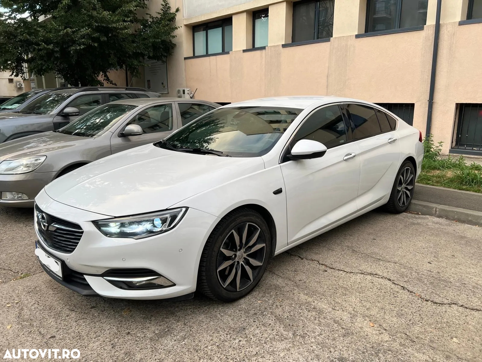 Opel Insignia Grand Sport 2.0 CDTI Start/Stop 4X4 Aut. Dynamic - 2