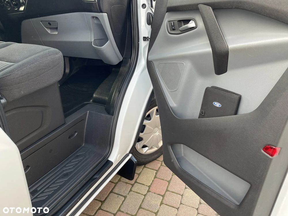 Ford Custom L2H1 - 22