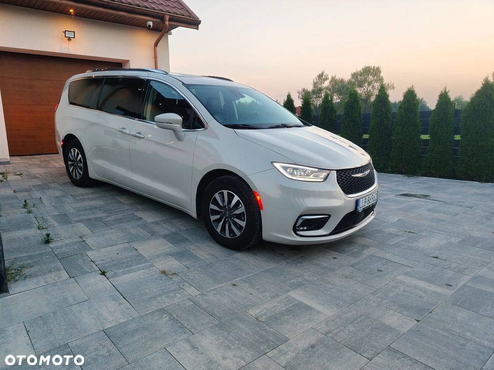 Chrysler Pacifica - 2