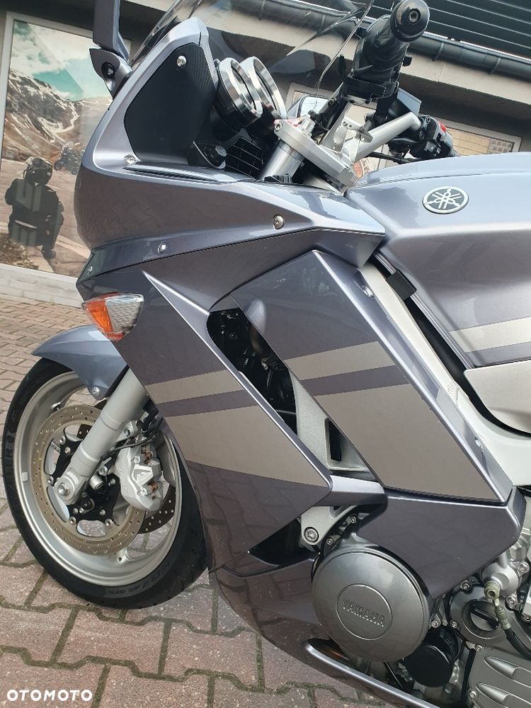 Yamaha FJR - 7