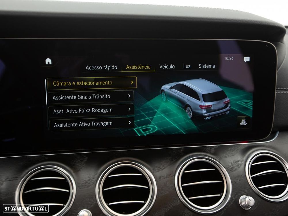 Mercedes-Benz E 300 de 4Matic 9G-TRONIC AMG Line - 36