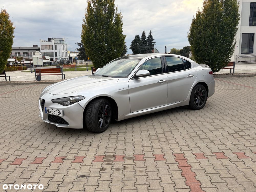 Alfa Romeo Giulia 2.0 Turbo 16V AT8-Q4 Veloce - 3